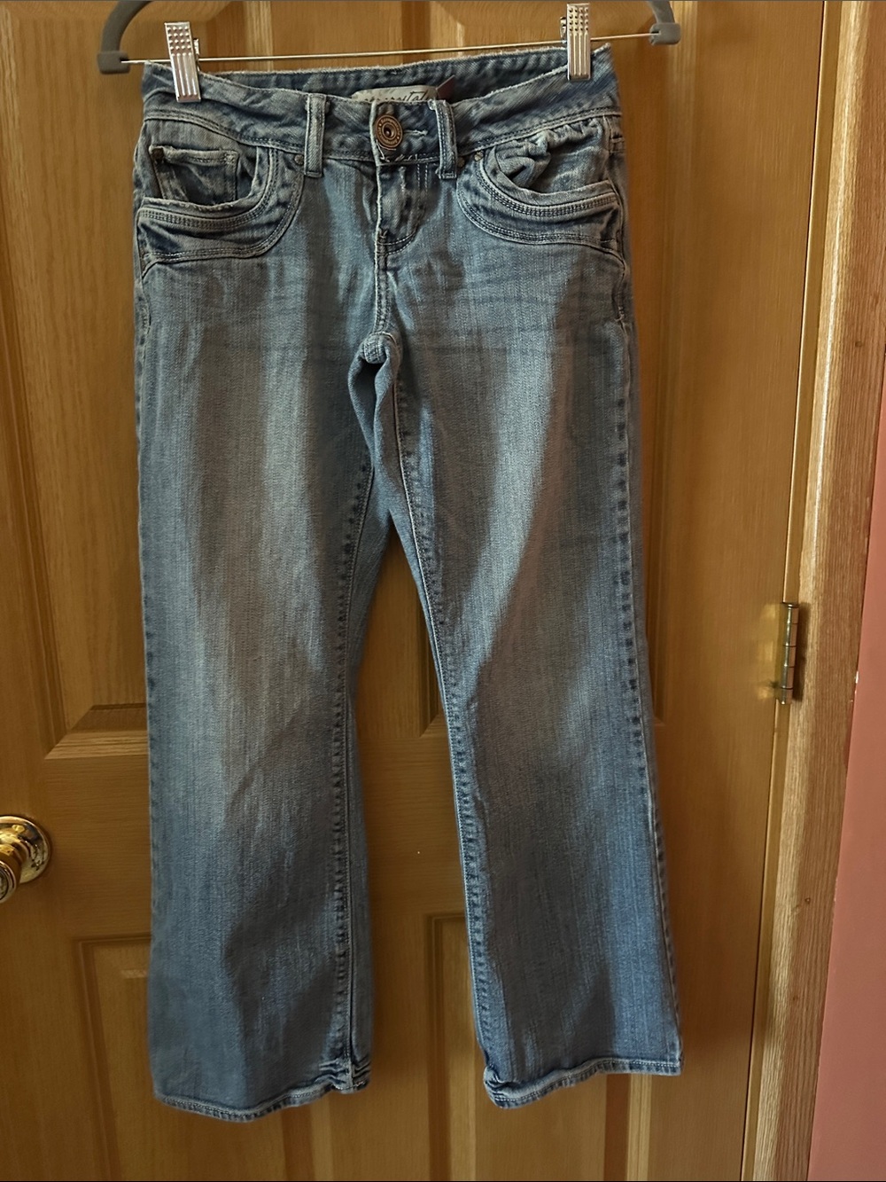 Aeropostale Women's Light Wash Flared Jeans